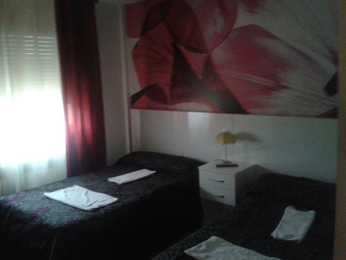 Hostal Texas 2 Fuentes de Ebro Exterior photo