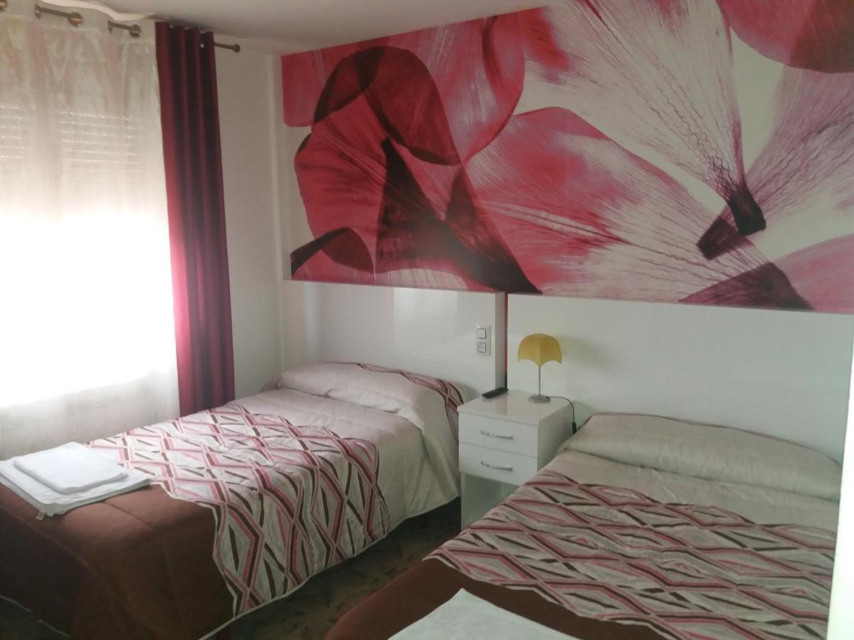 Hostal Texas 2 Fuentes de Ebro Exterior photo